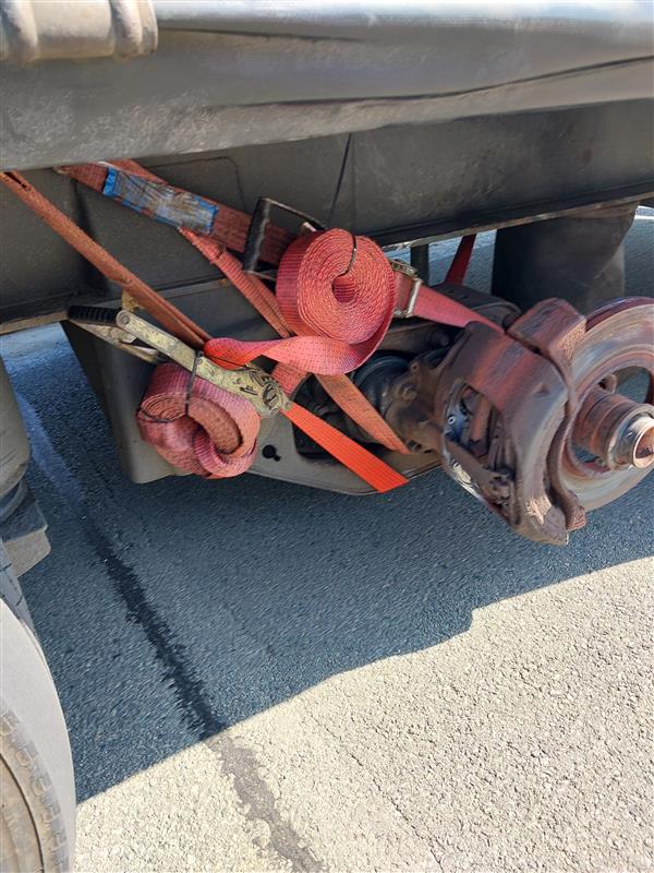 Kamion bez kola kličkoval po dálnici D2. Foto: PČR