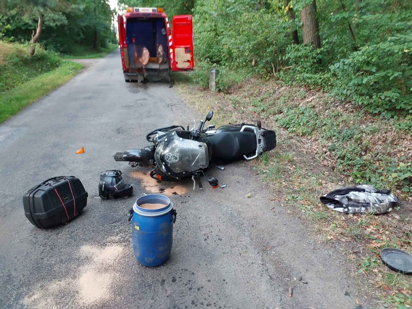 Nehoda motocyklu v Bezděkově. Foto: HZS