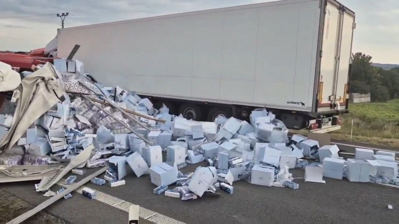 VIDEO: Nehoda kamionů u Hodějic.