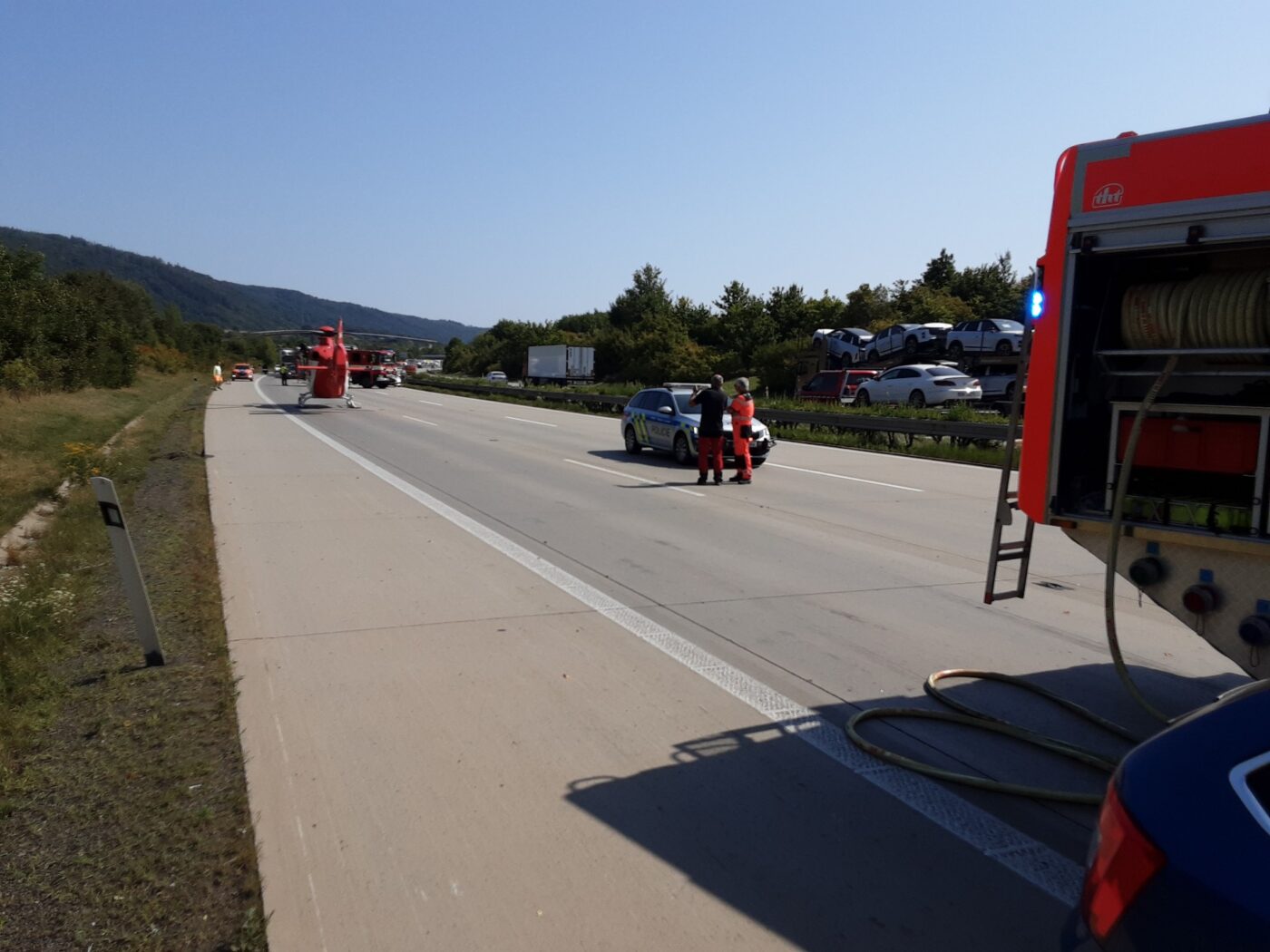 Nehoda dodávky a kamionu na D1 u Lipníku nad Bečvou.