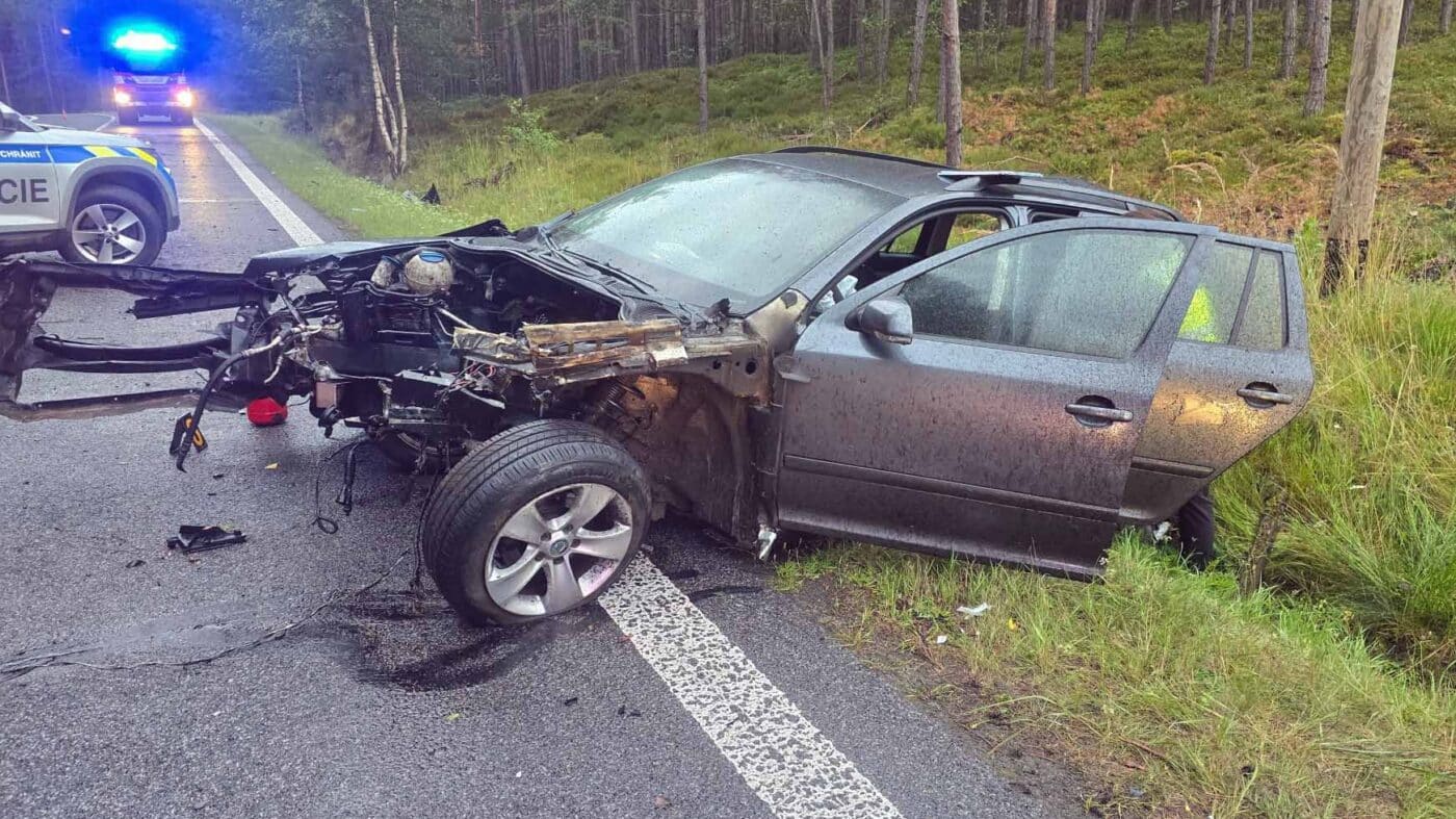 Vážná nehoda u Ralska. Foto: HZS