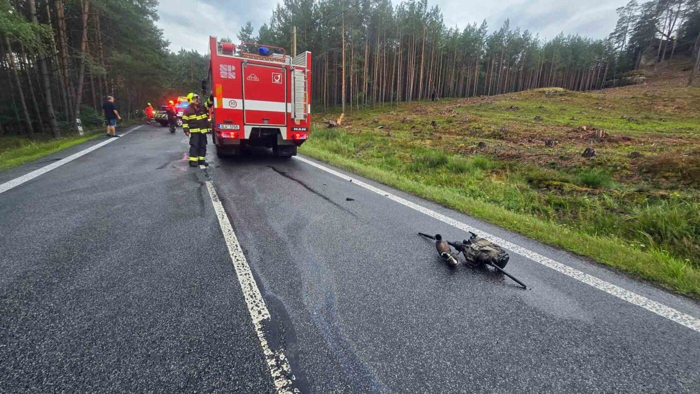 Vážná nehoda u Ralska. Foto: HZS