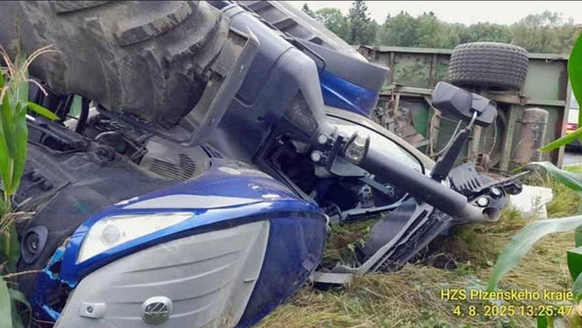 Nehoda traktoru u Plánice. Foto: HZS