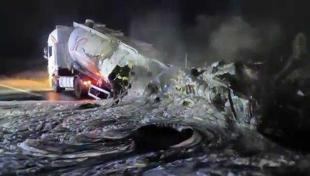 VIDEO: Požár cisterny na dálnici D11.