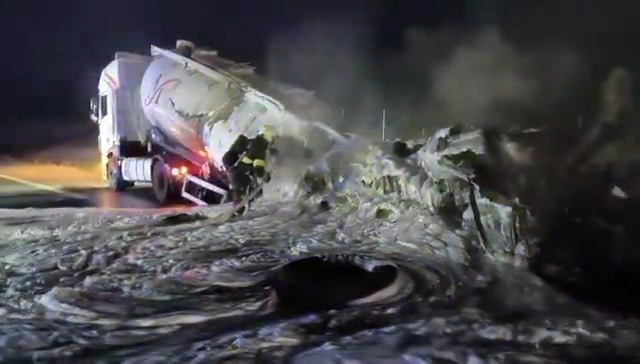 VIDEO: Požár cisterny na D11.