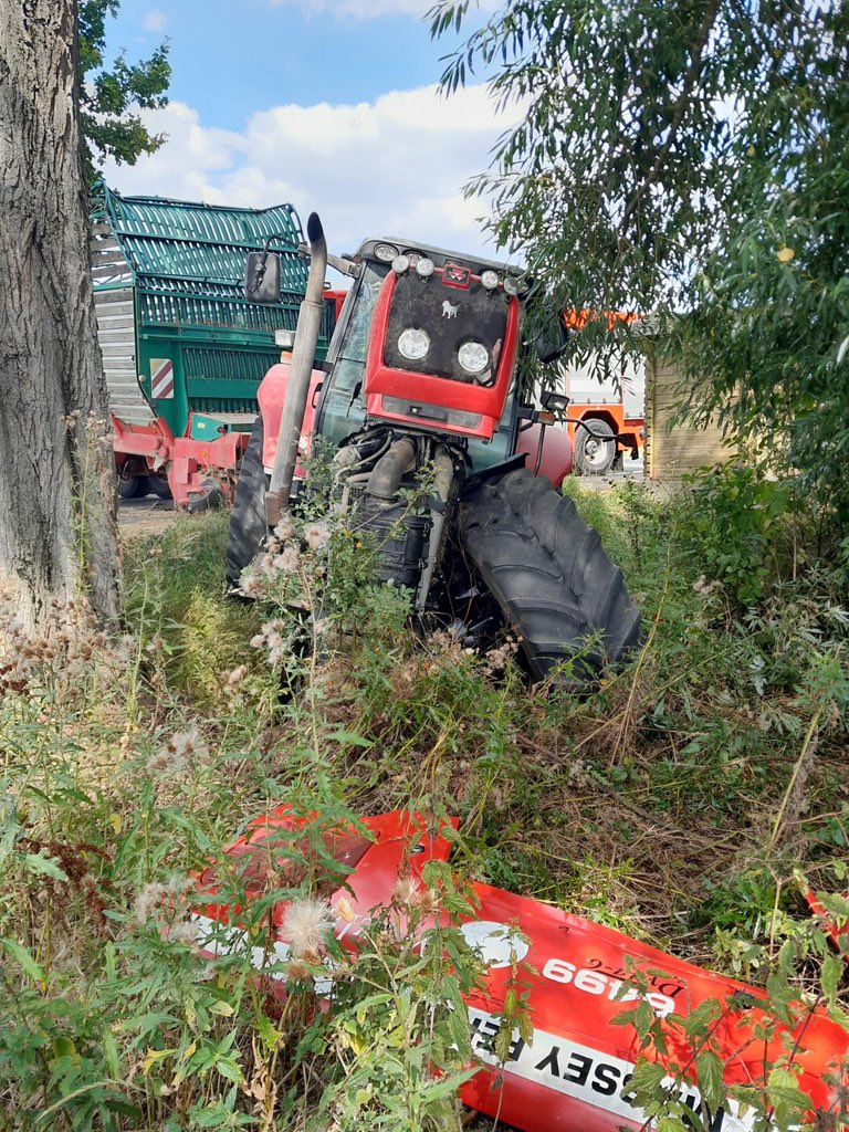 Nehoda traktoru v Tušovicích. Foto: HZS