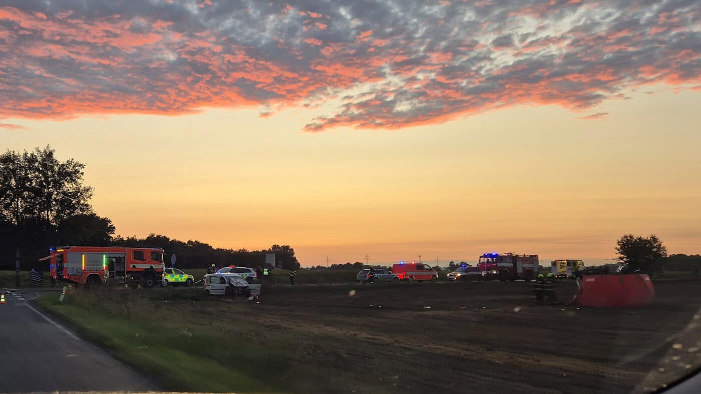 Tragická nehoda u Tišic na Mělnicku.