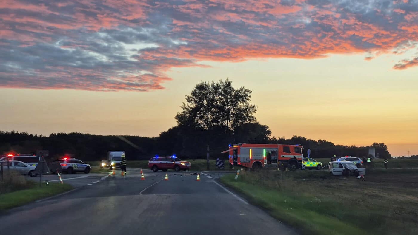 Tragická nehoda u Tišic na Mělnicku.