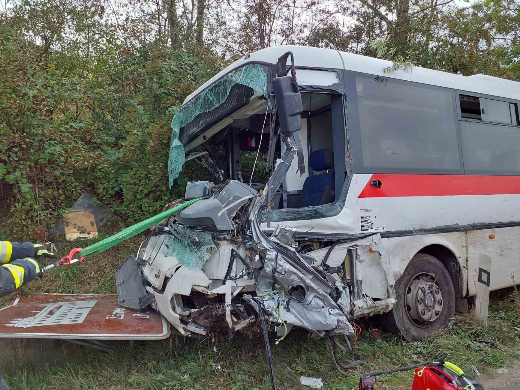 Vážná nehoda u Cerekvice. Foto: HZS