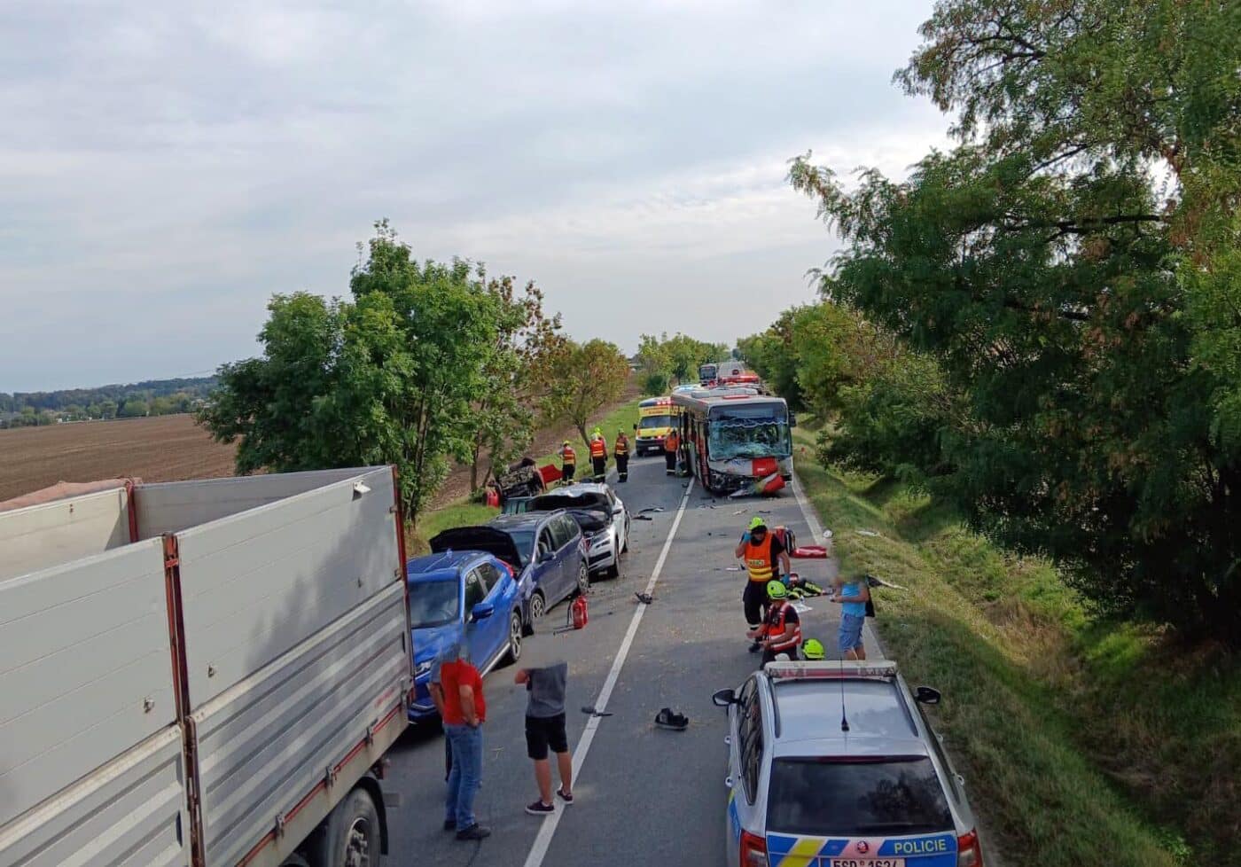 Hromadná nehoda u Neratovic. Foto: HZS