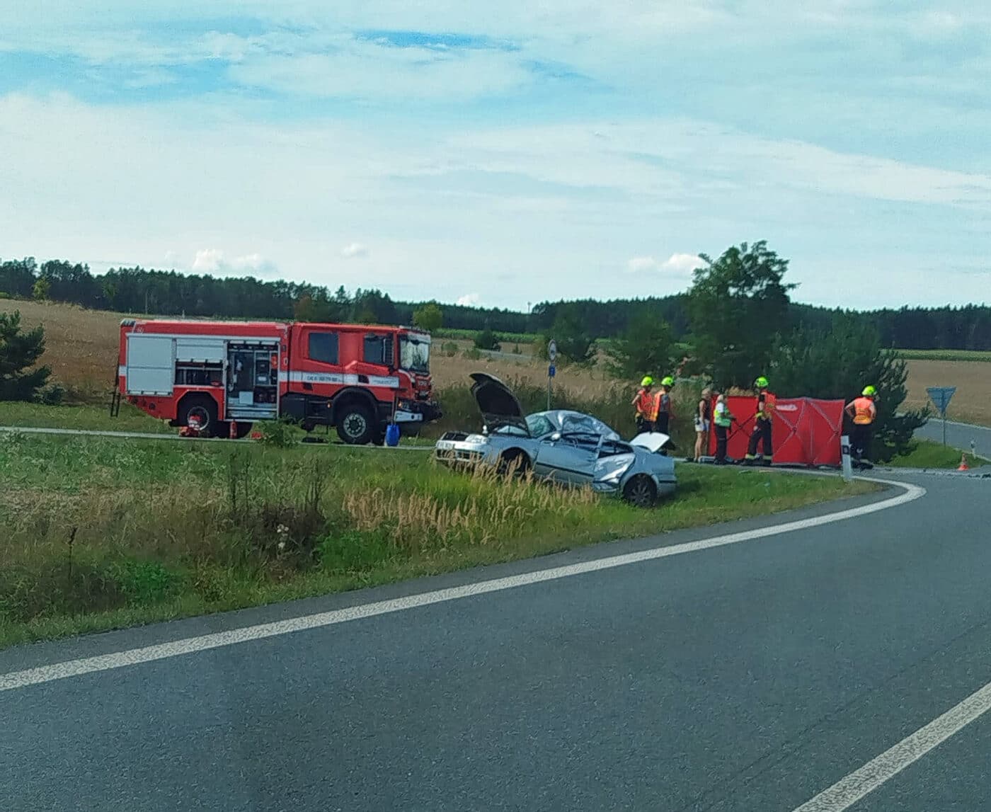 Tragická nehoda auta a motorky u Třemošné.