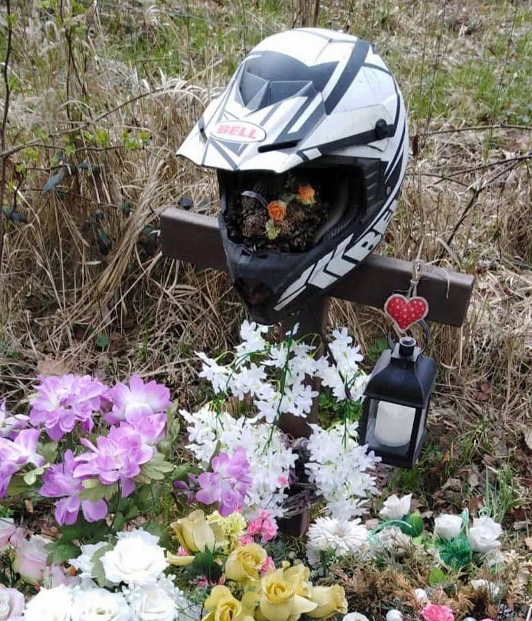 Ukradená helma z Hoděšovic.