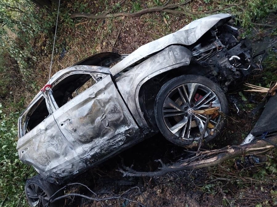 Tragická nehoda u Sedlece. Auto shořelo.