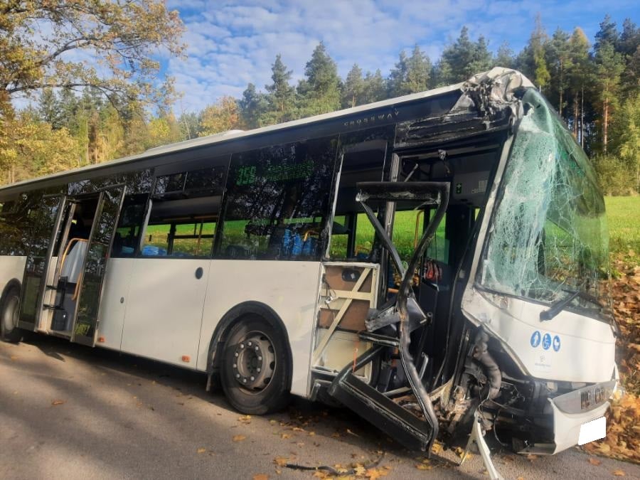 Nehoda autobusu u Jindřichova Hradce. Foto: PČR
