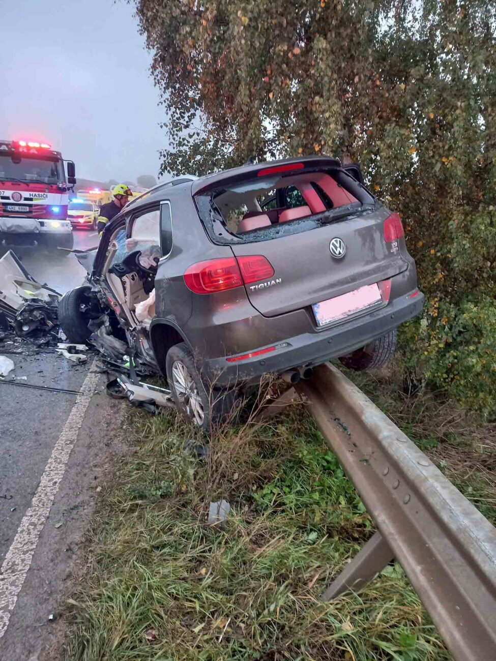 Vážná nehoda dvou aut u Choustníkova Hradiště. Foto: HZS