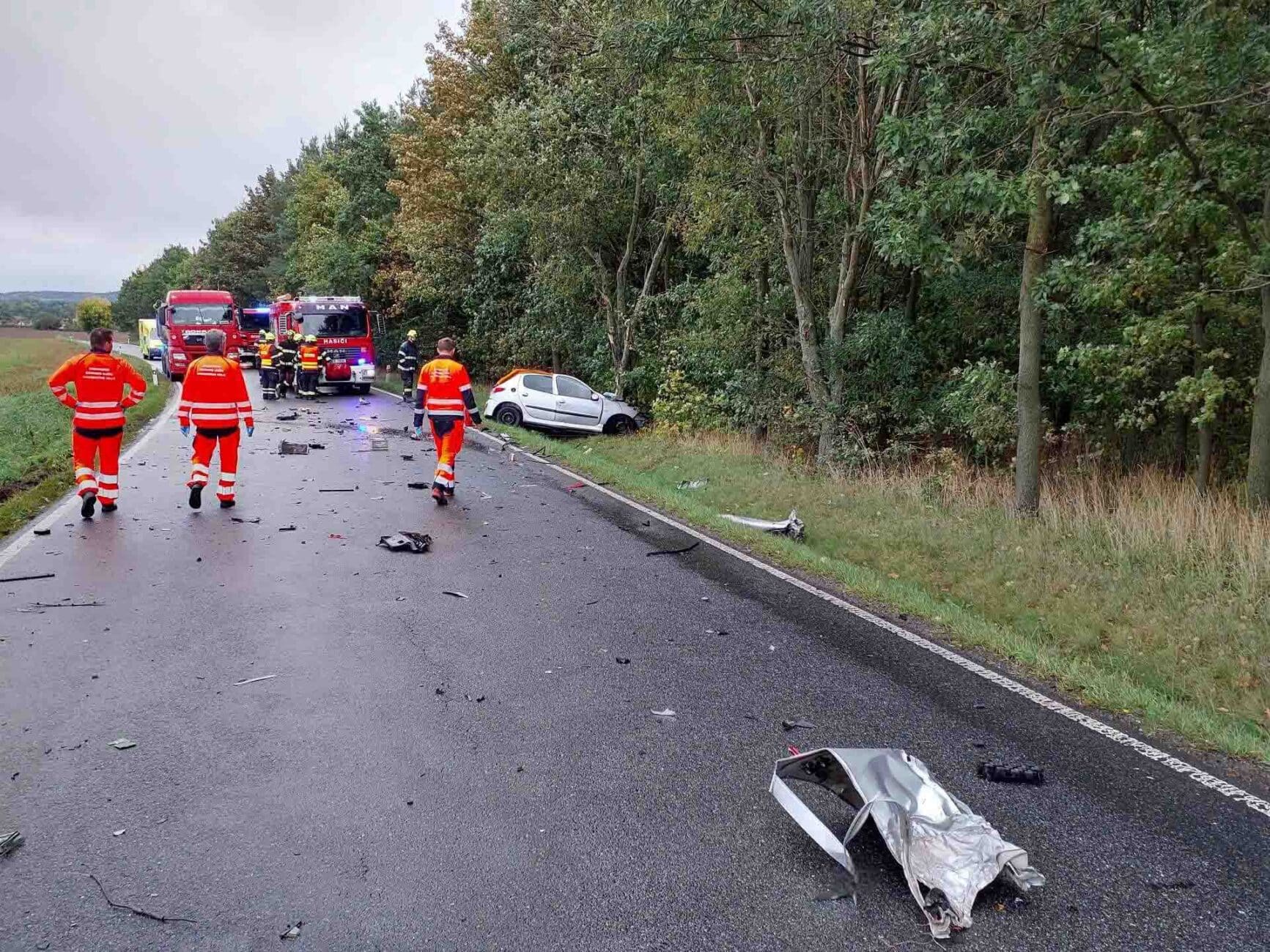 Tragická nehoda auta a kamionu na Chrudimsku. Foto: HZS