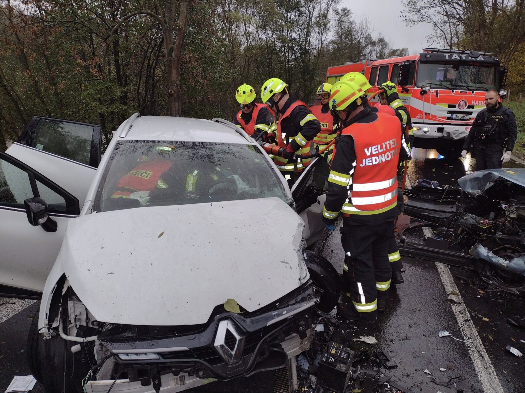 Vážná nehoda u Stráže nad Ohří. Foto: HZS