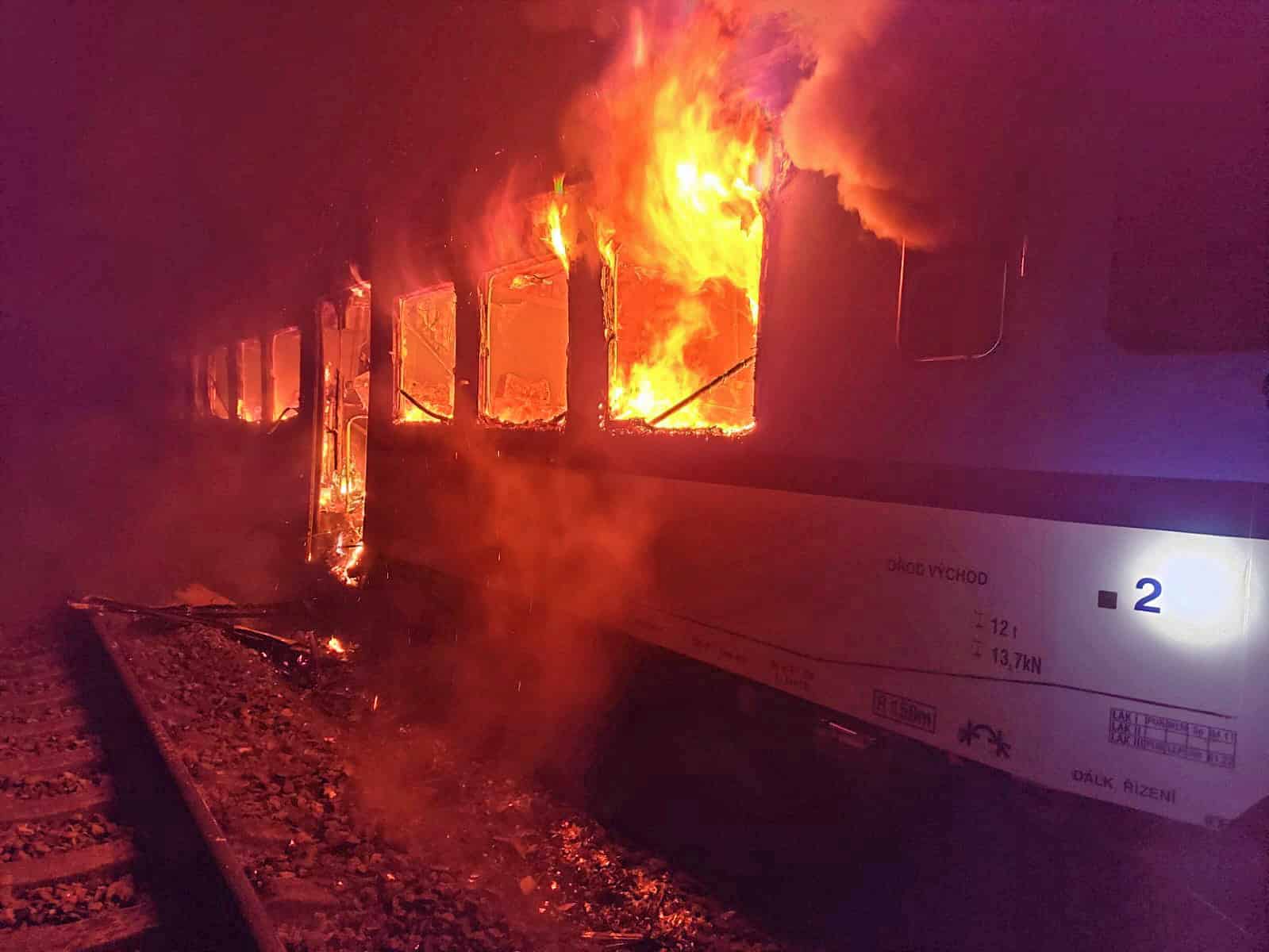 Požár vlaku u Nemotic na Vyškovsku. Foto: ZZS