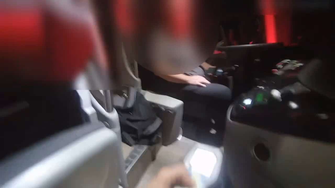 VIDEO: Policie na D7 zastavila opilého řidiče autobusu. Video: PČR