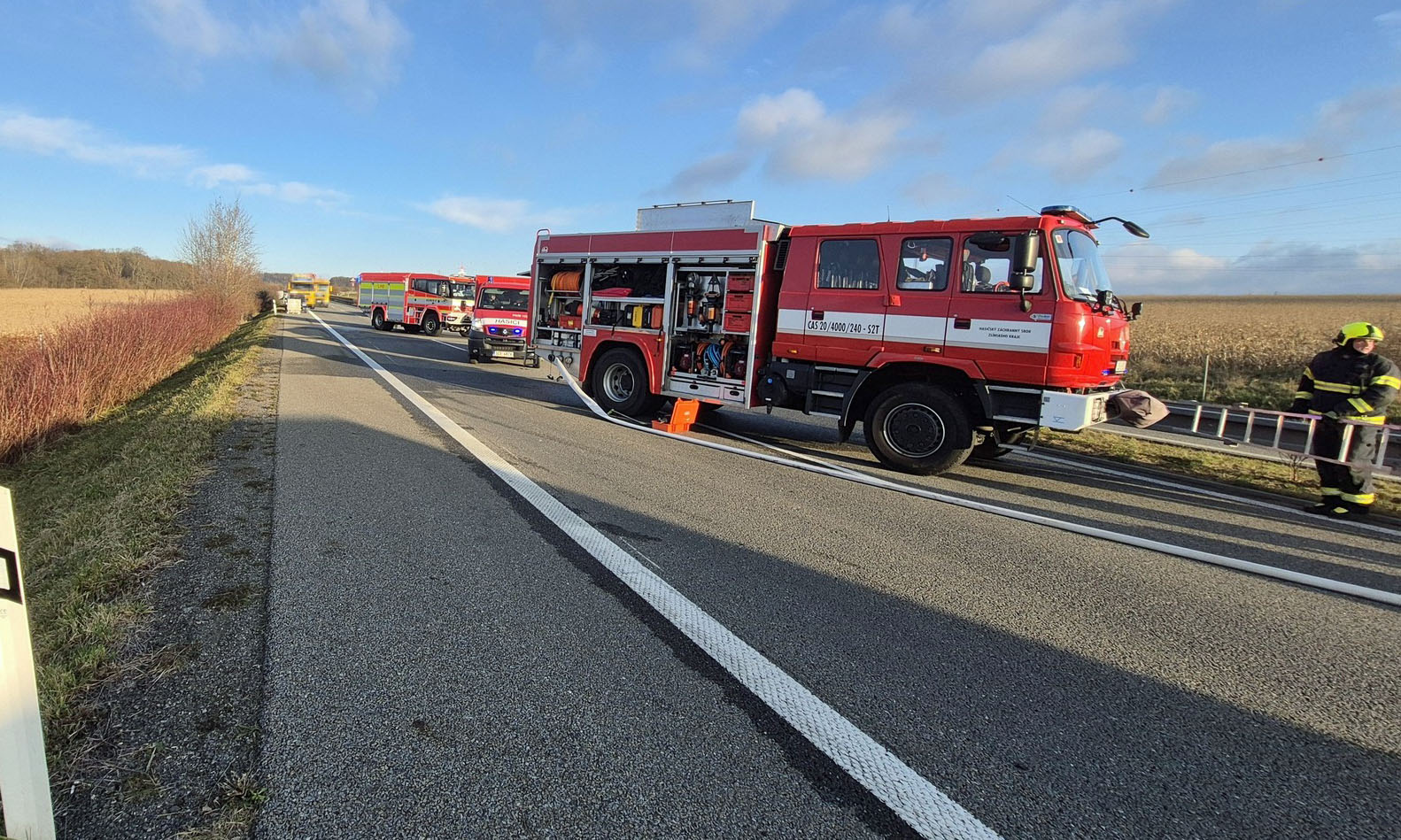Požár kamionu na dálnici D55 u Otrokovic. Foto: HZS ZLK 