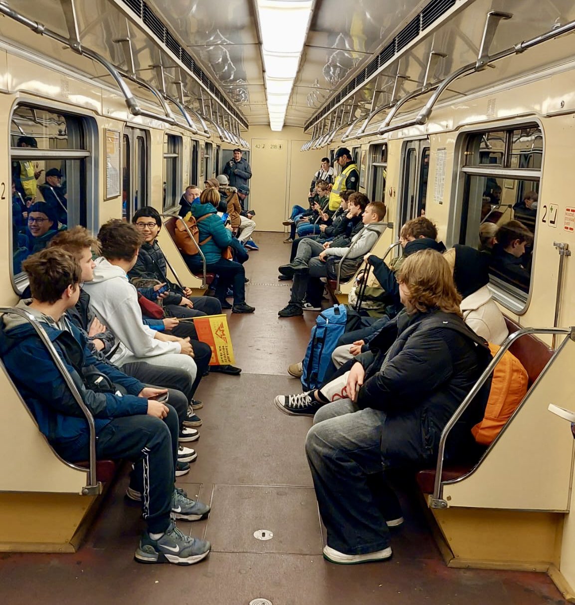 Na béčku pražského metra dnes jezdí historická souprava. Foto: DPP