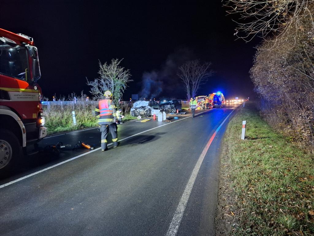 Tragická nehoda u Břuchotína u Olomouce. Foto: HZS