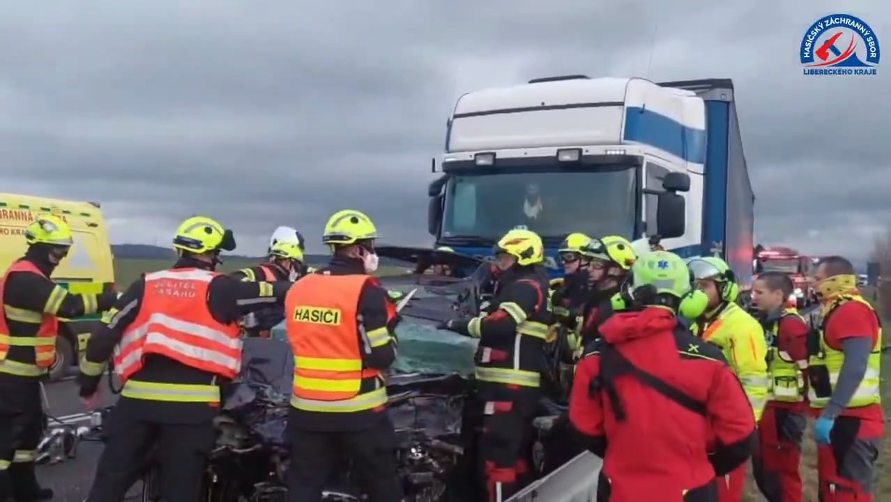 VIDEO: Hasiči zasahují u nehody u Bílého Kostela. Autor: HZS