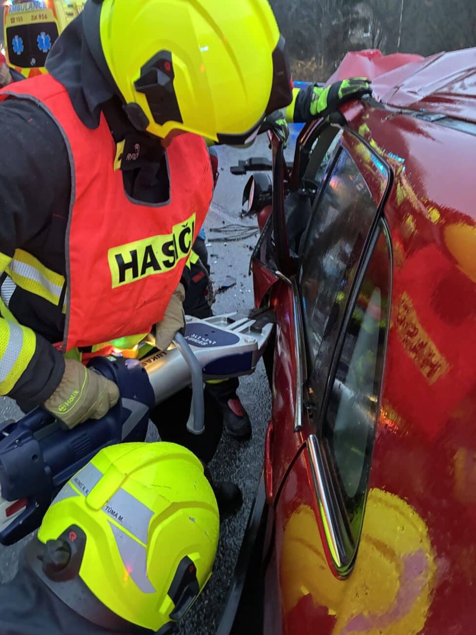 Vážná nehoda u Rychnova u Jablonce. Foto: HZS