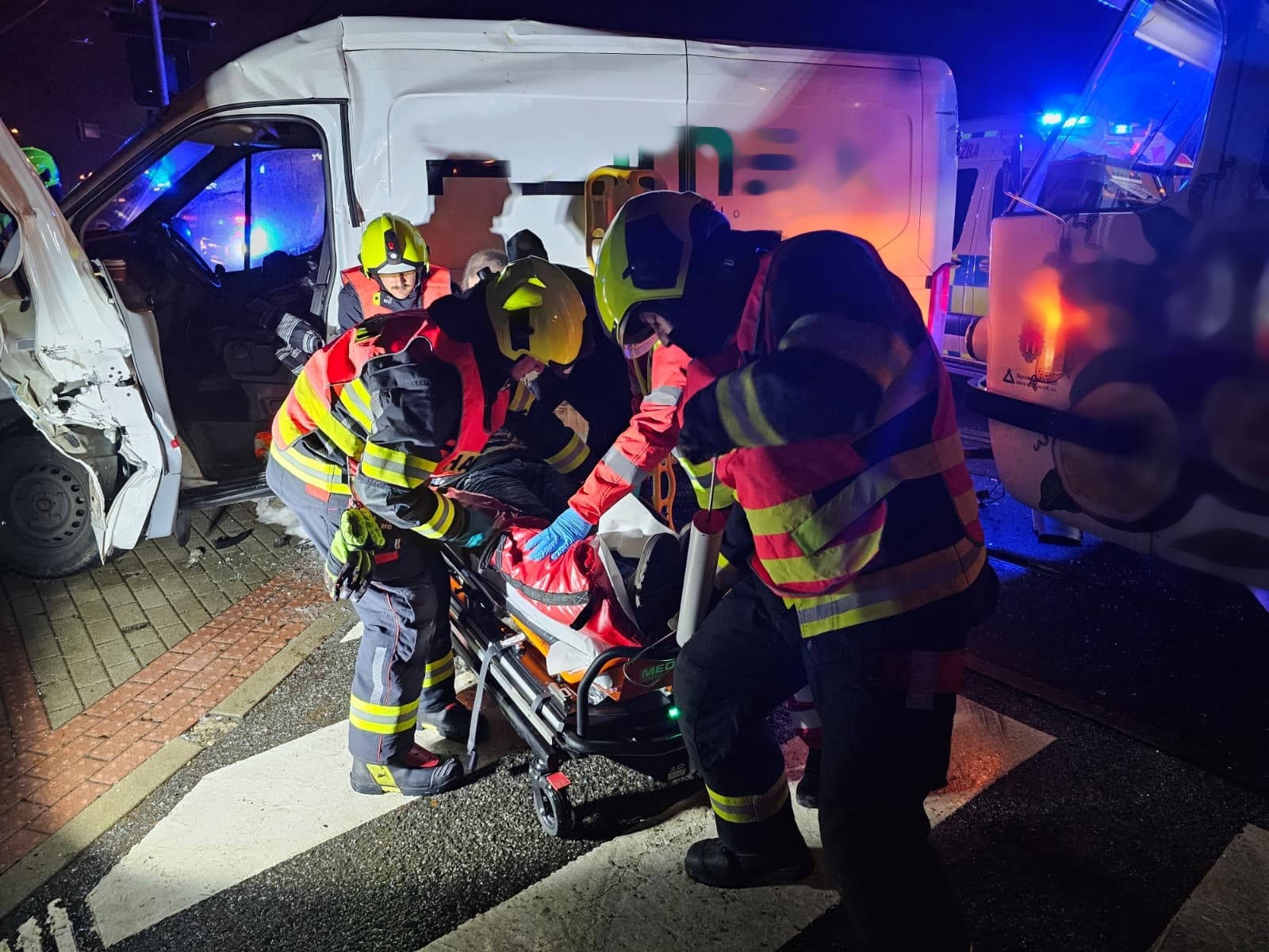 Nehoda tramvaje a dodávky v Liberci. Foto: HZS LK