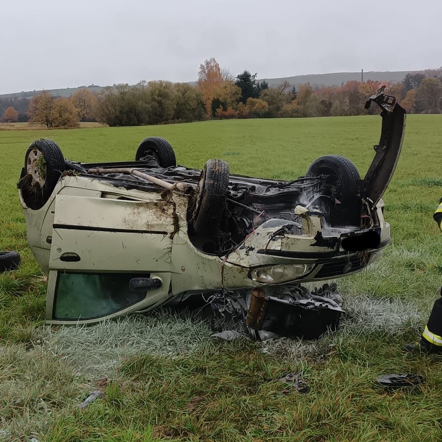 Vážná nehoda u Spáleného Poříčí. Foto: HZS