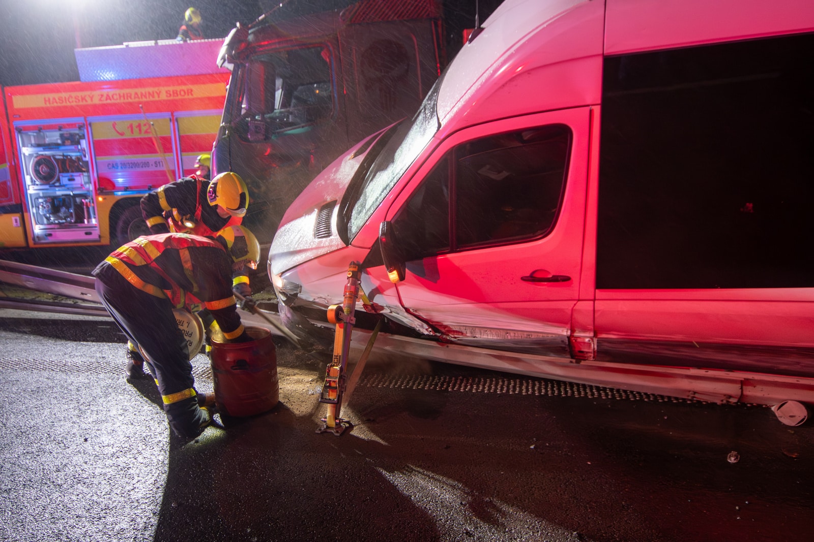 Hromadná nehoda na dálnici D56 u Paskova. Foto. HZS