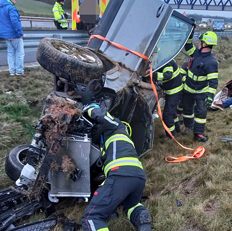 Nehoda na dálnici D11. Foto: HZS