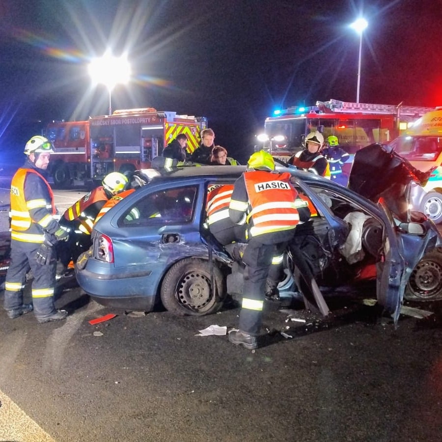 Vážná nehoda u Bělušic. Foto: HZS
