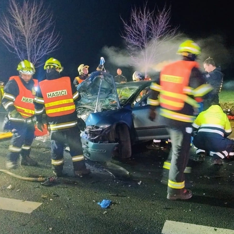 Vážná nehoda u Bělušic. Foto: HZS