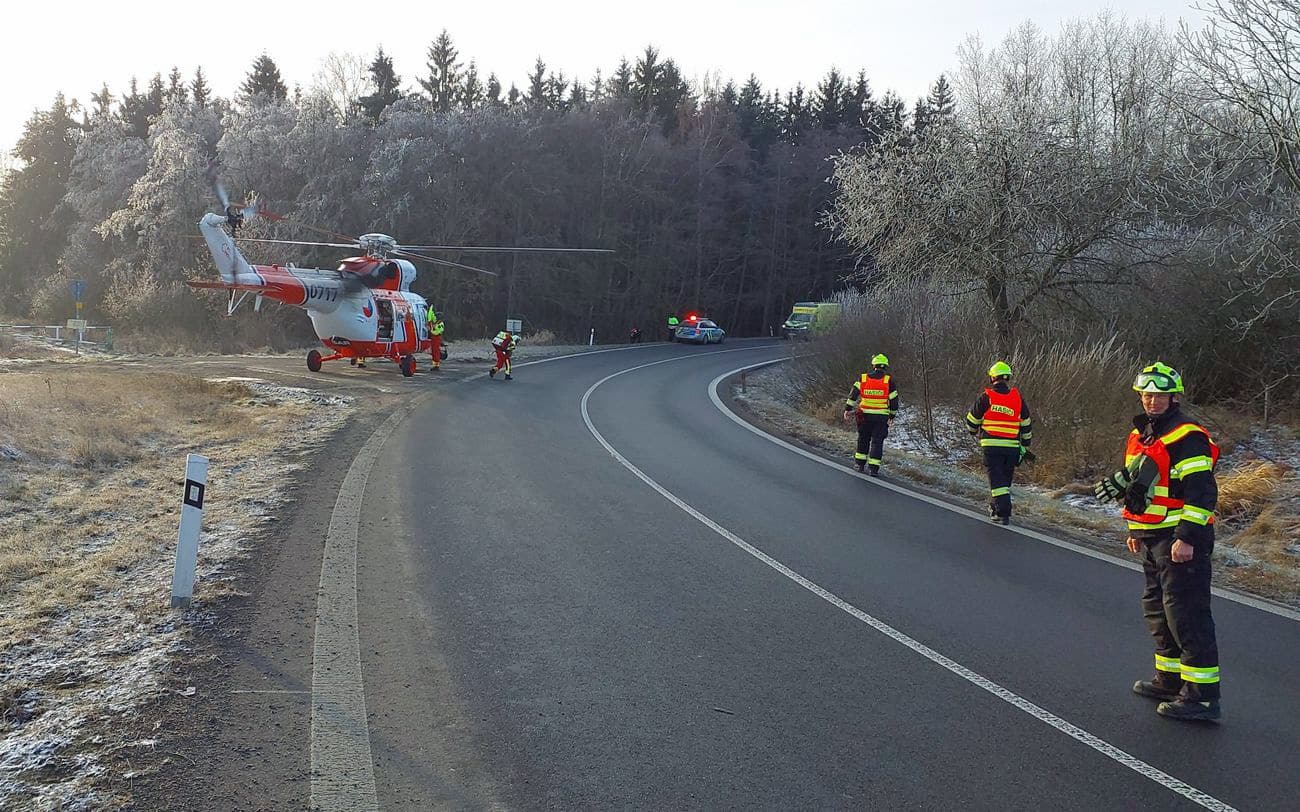 Vážná nehoda u Bochova na Karlovarsku. Foto: HZS