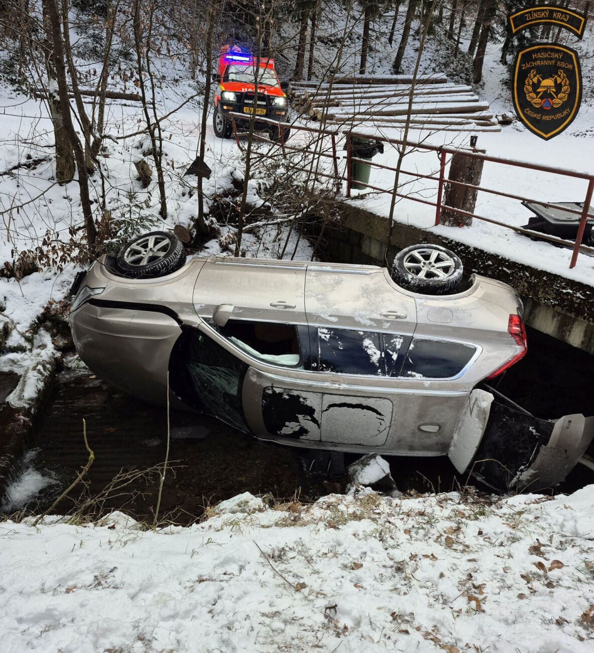 Nehoda u Velkých Karlovic. Foto: HZS