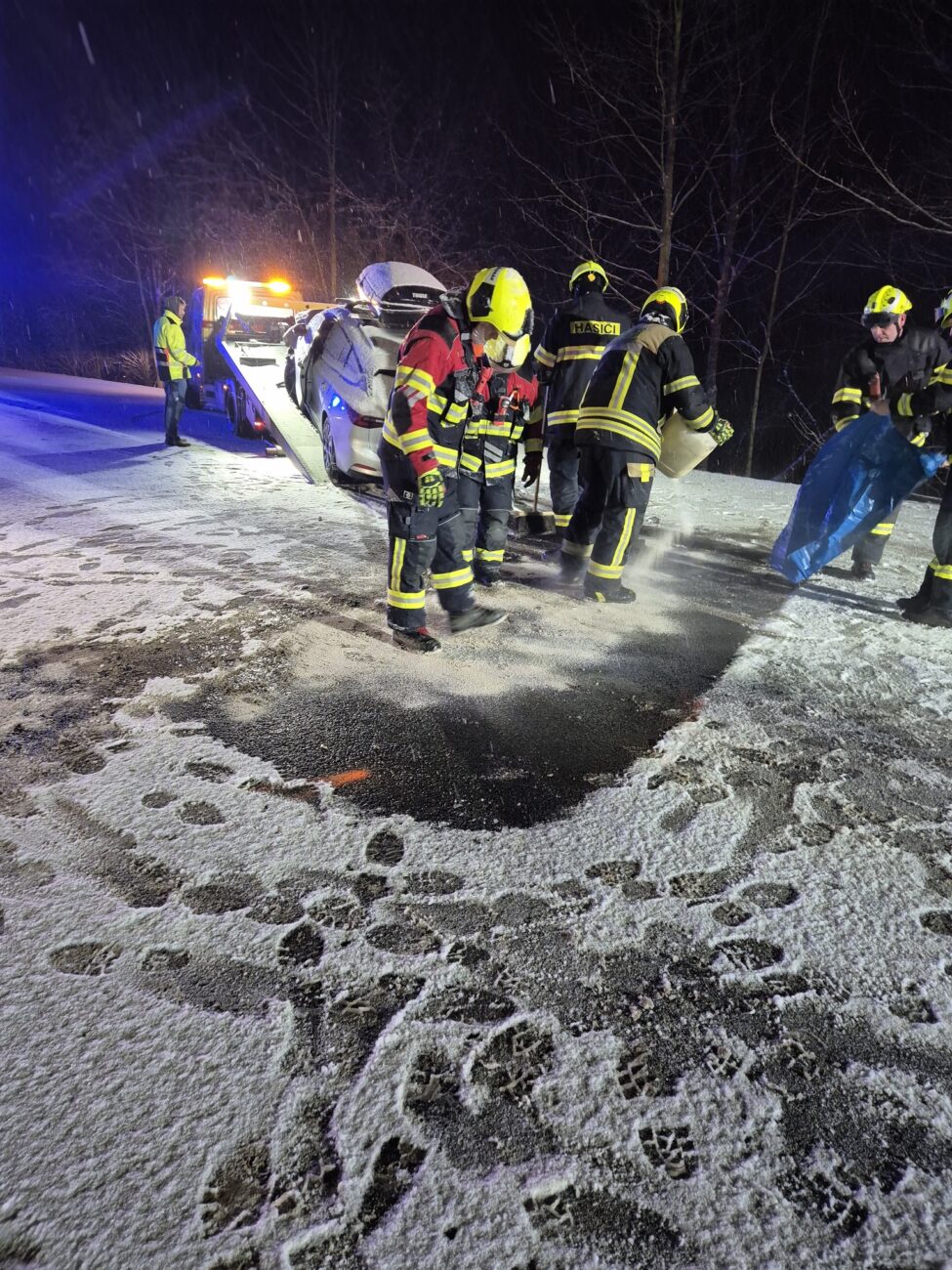 Vážná nehoda u Trutnova. Hasiči Horní Maršov