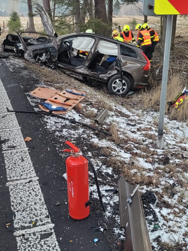 Vážná nehoda u Žďárského Potoka. Foto: HZS
