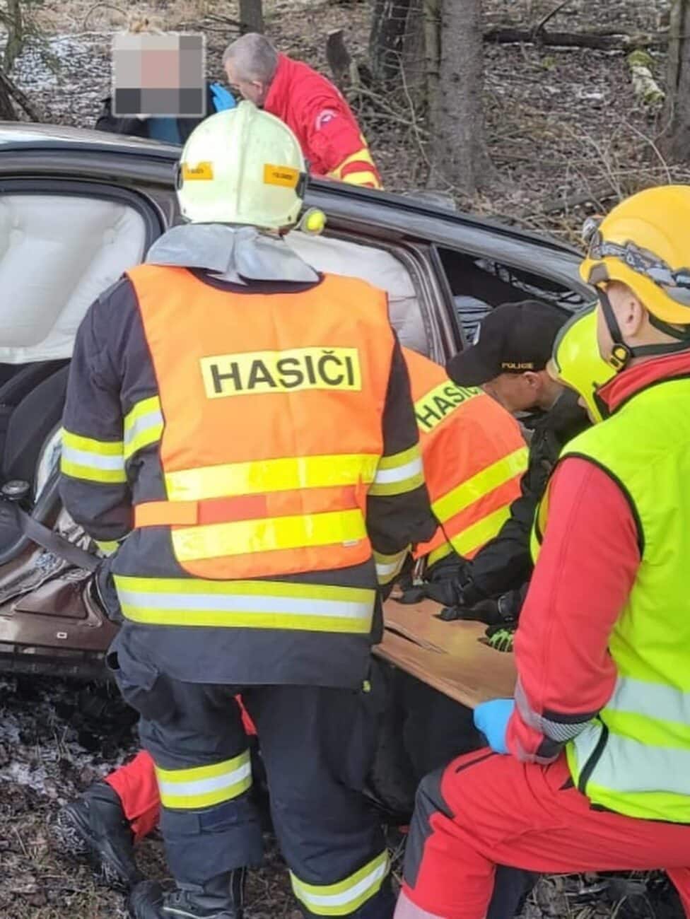 Vážná nehoda u Žďárského Potoka. Foto: HZS