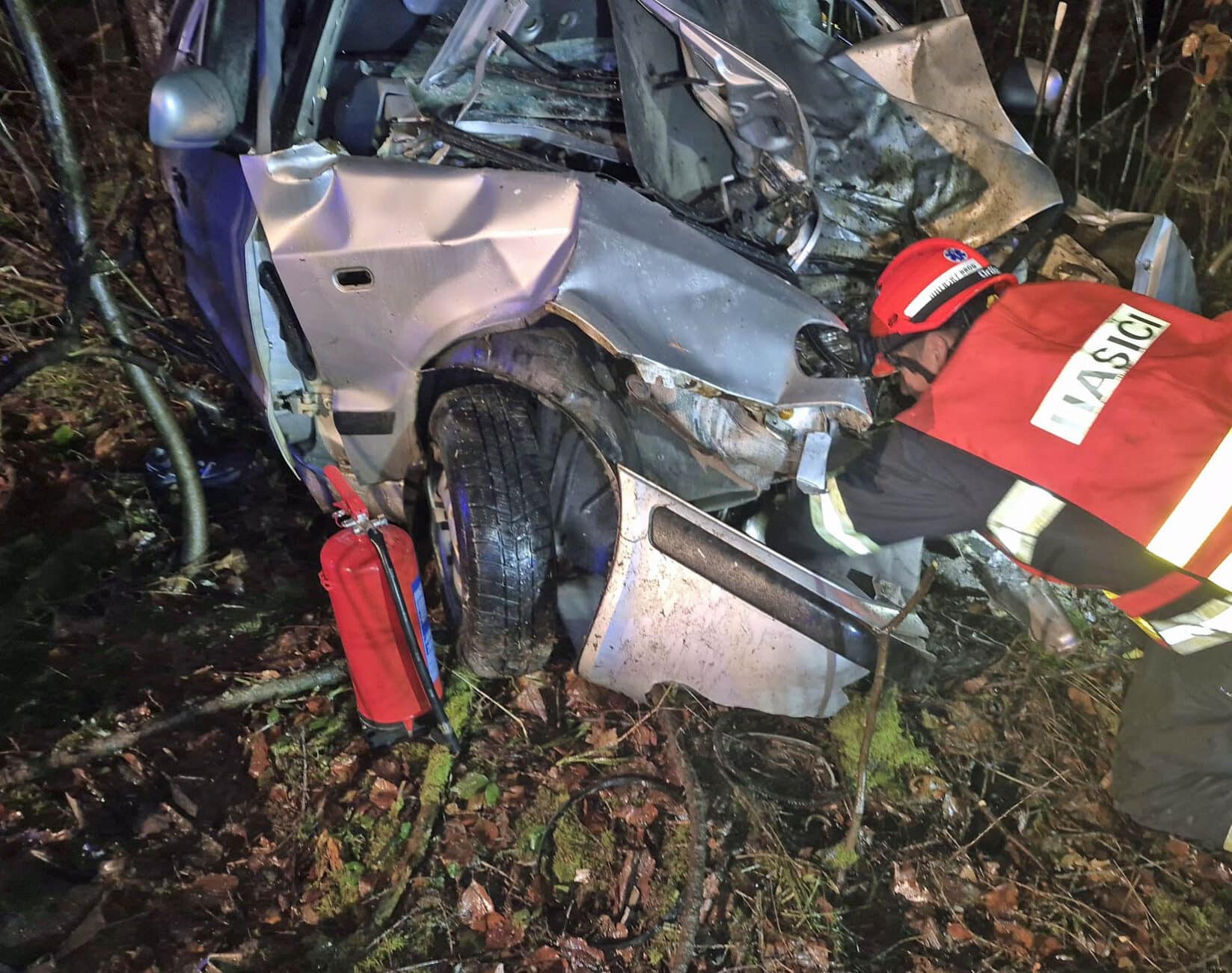 Tragická nehoda u obce Komňa. Foto: HZS