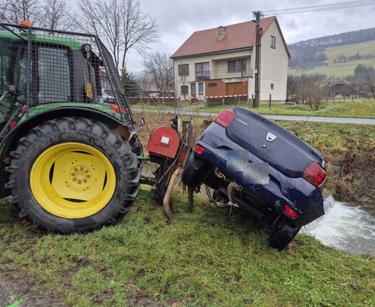 Tragická nehoda u Březové. Foto: HZS