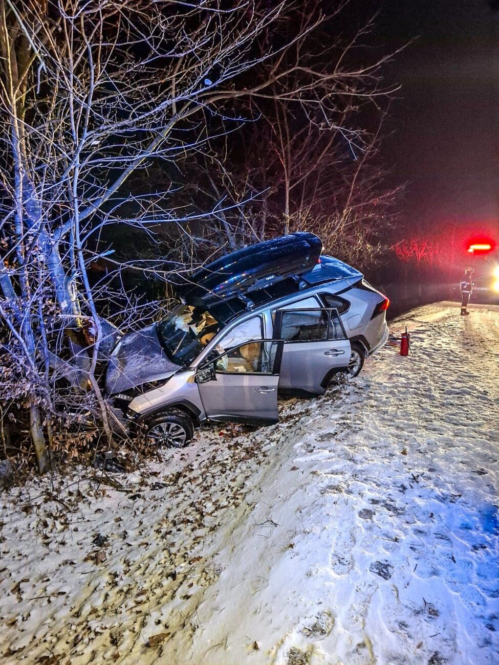 Nehody kvůli sněžení na Olomoucku. Foto: HZS