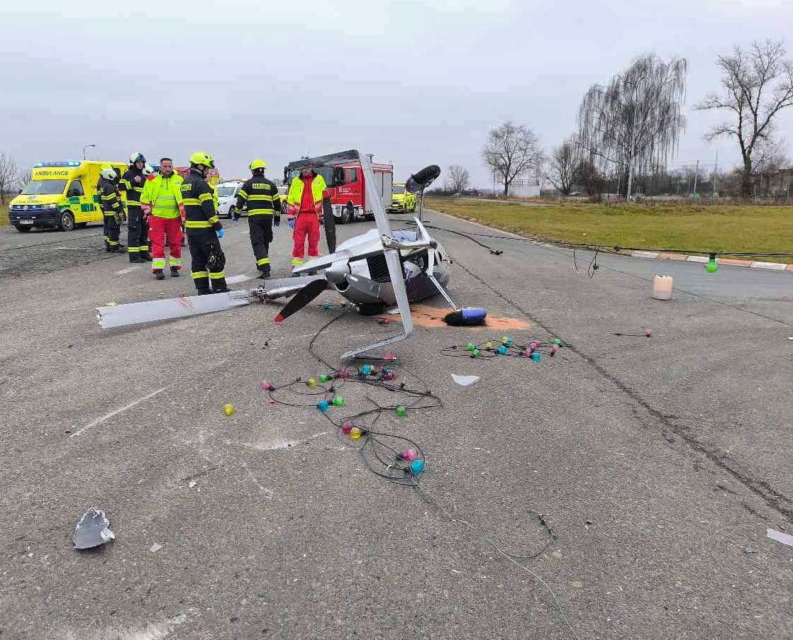 Nehoda vírníku v Hradci Králové. Foto: HZS