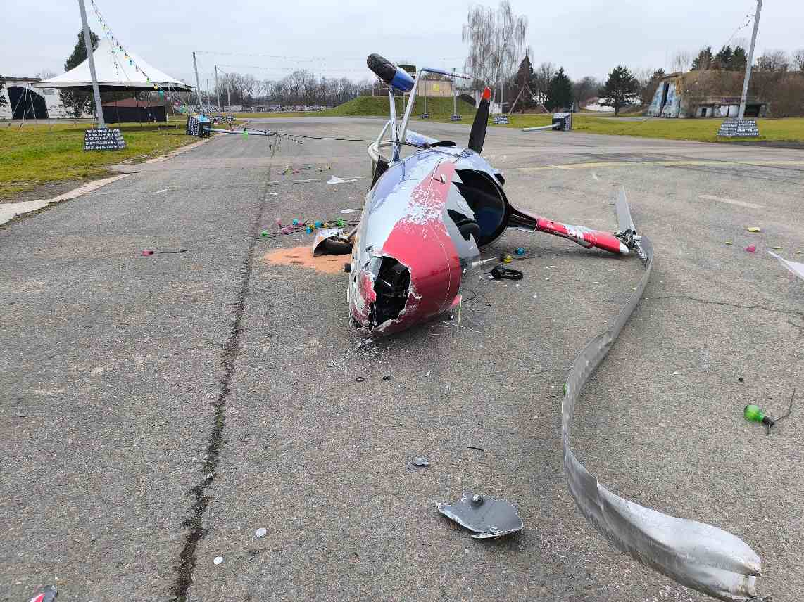 Nehoda vírníku v Hradci Králové. Foto: HZS