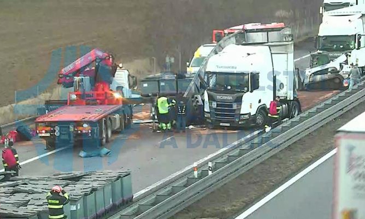 Nehoda kamionu na dálnici D2. Foto: ŘSD