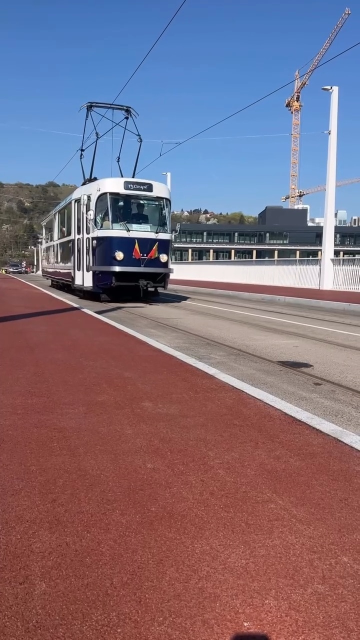 VIDEO: Dvorecký most byl otevřen. Video: HM Praha