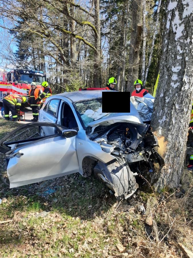 Tragická nehoda u obce Mříčná na Semilsku. Foto: Policie ČR