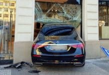 Nehoda v Pařížské ulici v Praze. Foto: Policie ČR