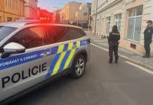 Policie v sobotu večer omezila provoz v Chomutově. Foto: Policie ČR