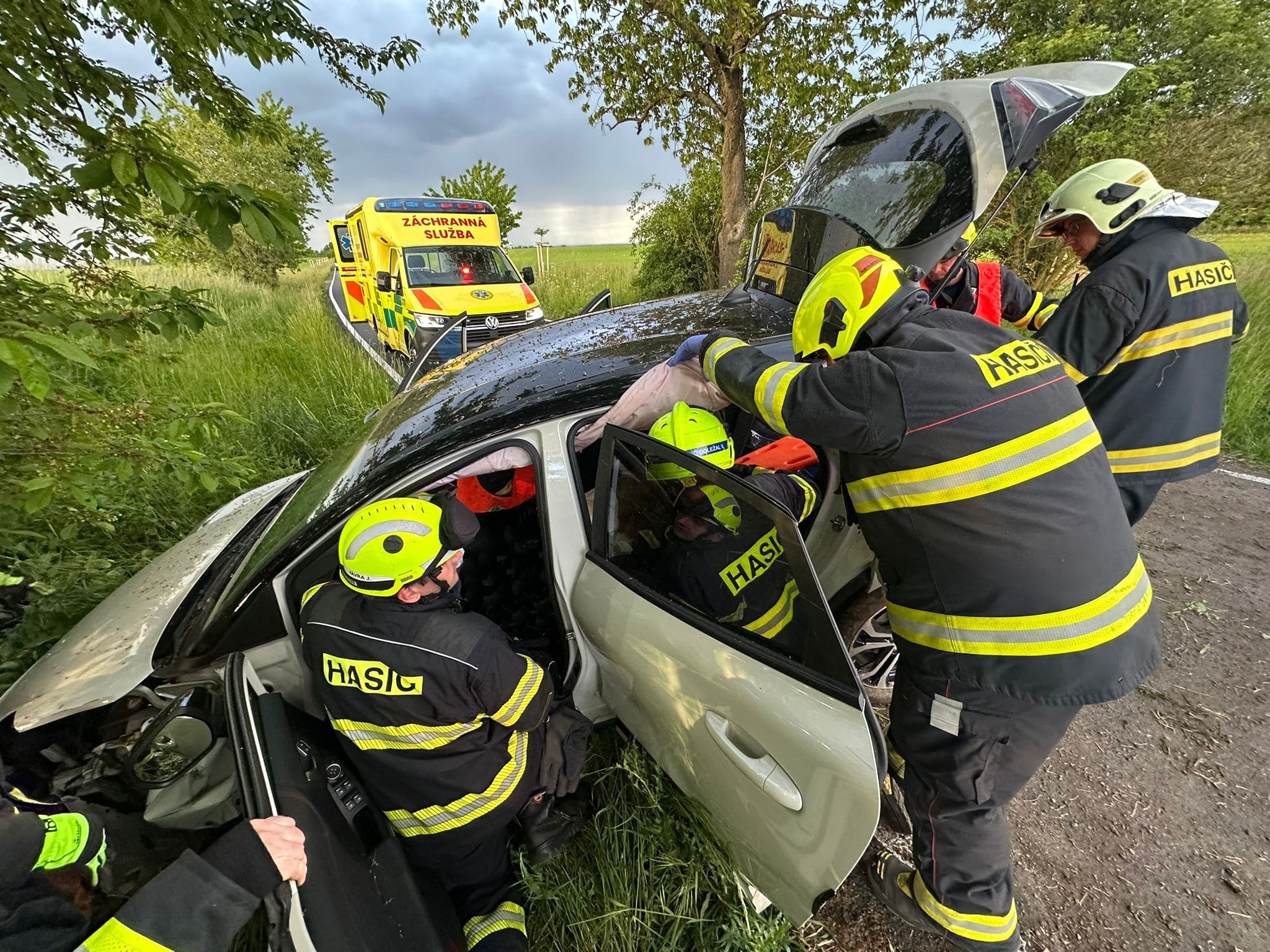 Dopravní nehoda u Vrátkova na Kolínsku. Foto: HZS Středočeského kraje